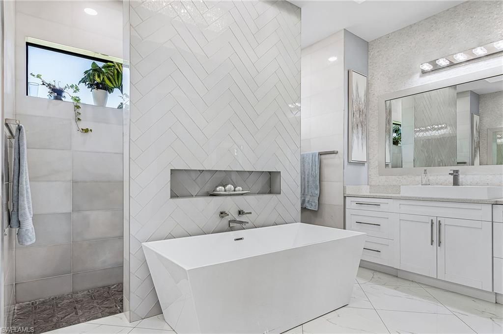 8800 Woodgate Manor Ct, Fort Myers, FL 33908 Photo