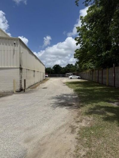 2490 Debonair, Laydown Yard Street  Photo 10
