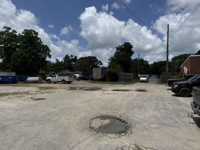 2490 Debonair, Laydown Yard Street  Photo 5
