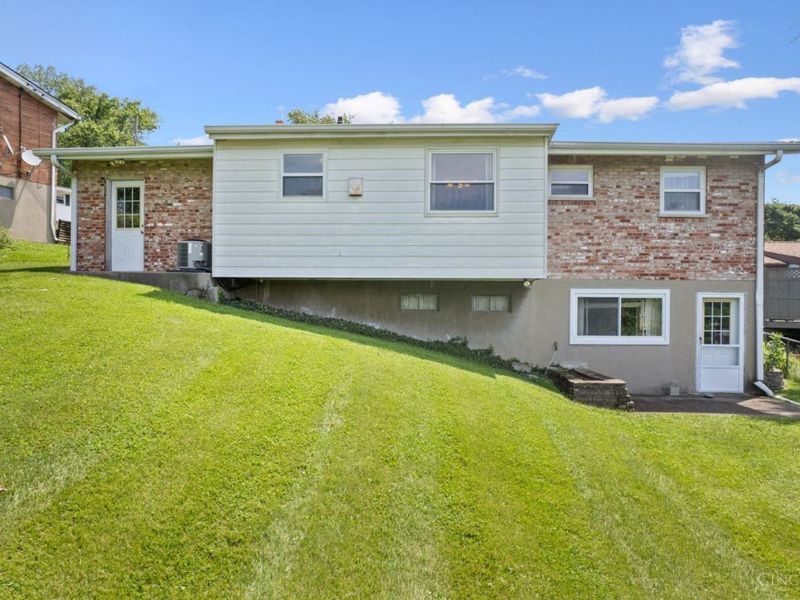 109 Bunker Hill Court, Reading, OH 45215 Photo 5