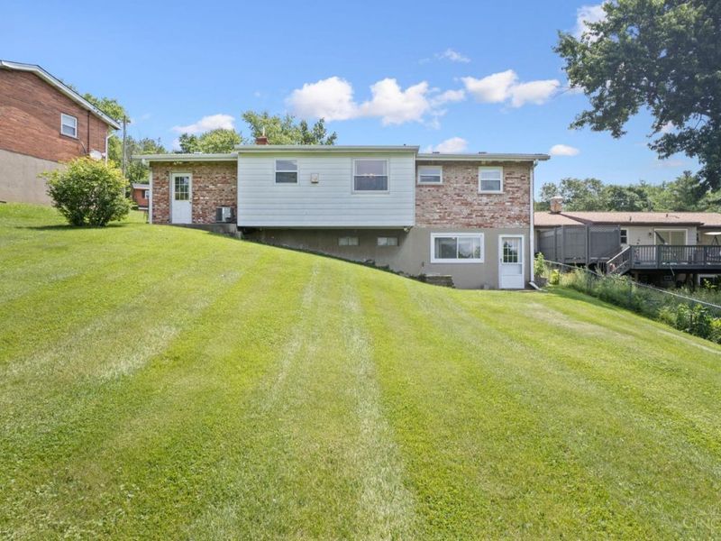 109 Bunker Hill Court, Reading, OH 45215 Photo 6