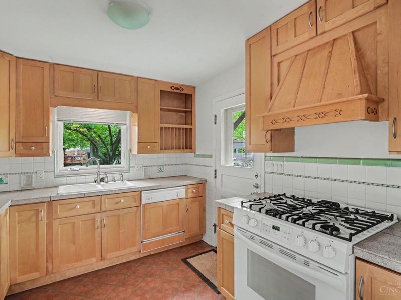 2850 Gilna Court, Cincinnati, OH 45211 Photo 9