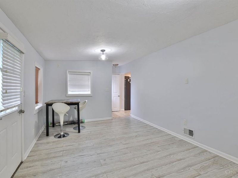 3318 Kleeman Road, Green Township, OH 45211 Photo 9