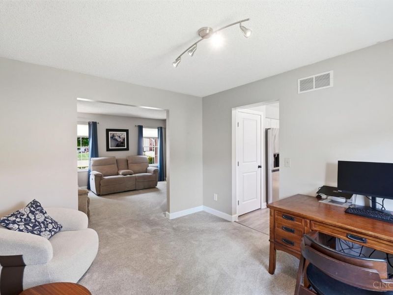 861 W Aberdeen Drive, Trenton, OH 45067 Photo 13