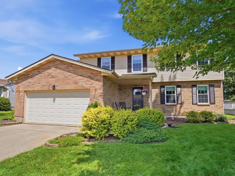 861 W Aberdeen Drive, Trenton, OH 45067 Photo 2
