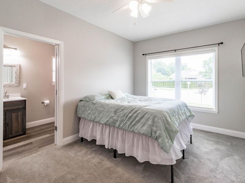 855 Sunrise Ridge Court, Hamilton Twp, OH 45039 Photo 13