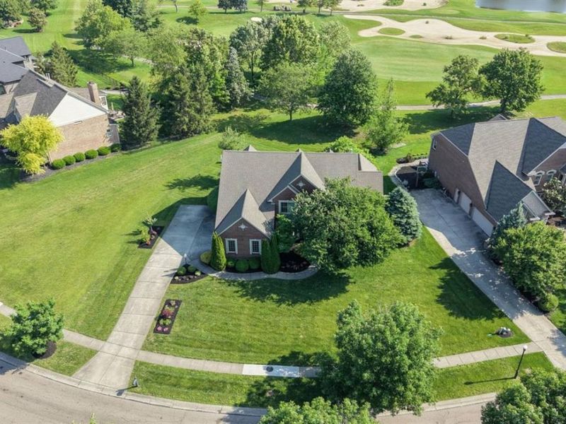 8096 Cherry Laurel Drive, Liberty Township, OH 45044 Photo 2