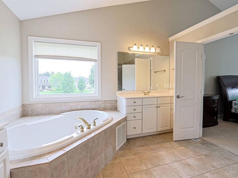 8096 Cherry Laurel Drive, Liberty Township, OH 45044 Photo 20
