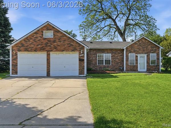 5634 Chicago Road, Warren, MI 48092