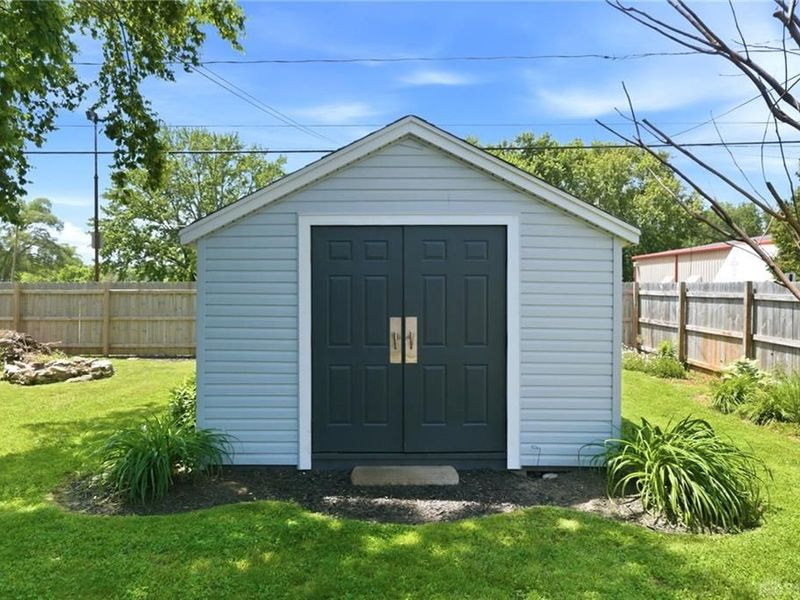 613 Weinland Drive, Bethel Township, OH 45344 Photo 11