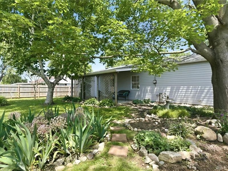 613 Weinland Drive, Bethel Township, OH 45344 Photo 18