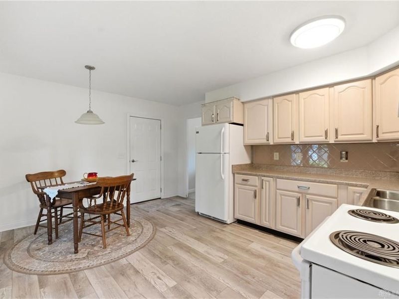 613 Weinland Drive, Bethel Township, OH 45344 Photo 9