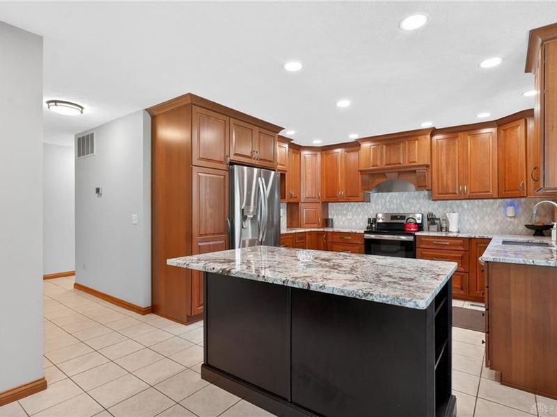 1665 Marby Drive, Troy, OH 45373 Photo 6