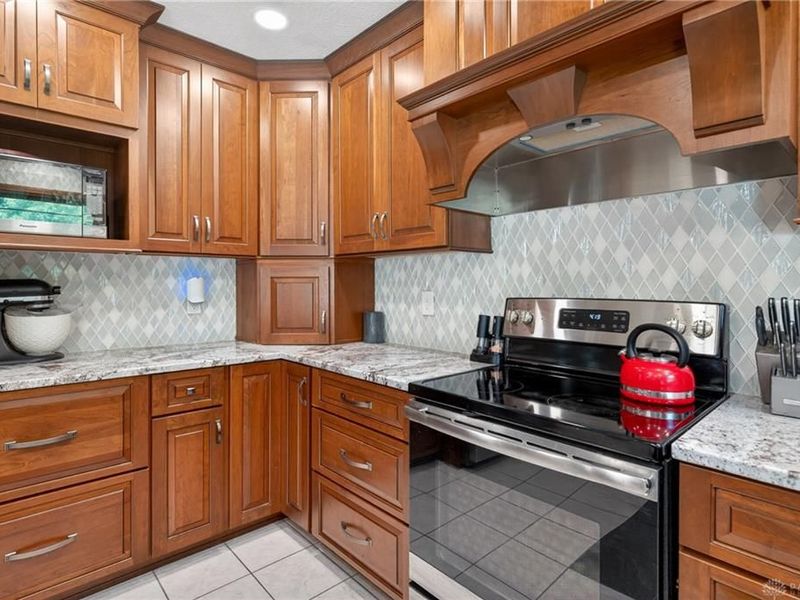 1665 Marby Drive, Troy, OH 45373 Photo 7