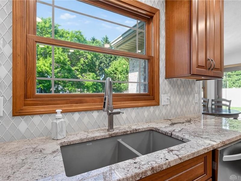 1665 Marby Drive, Troy, OH 45373 Photo 8