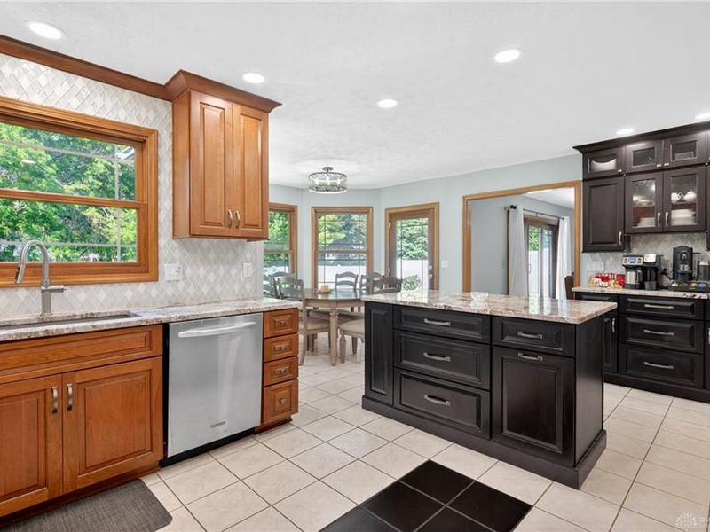 1665 Marby Drive, Troy, OH 45373 Photo 9