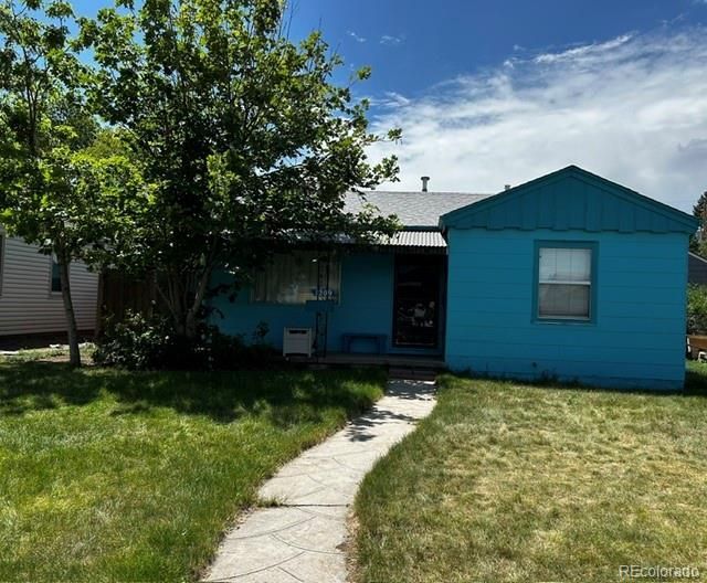 1209 Newark Street, Aurora, CO 80010 Main Photo