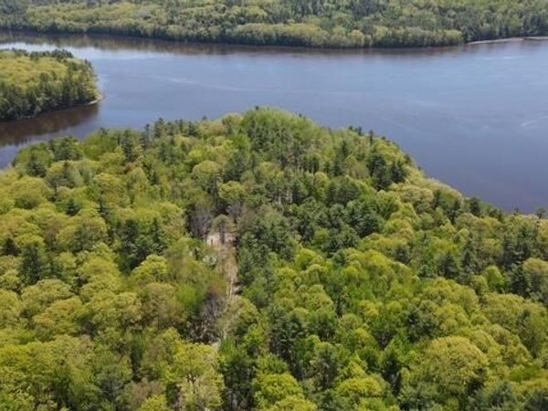 55 Lower Oak Point Road , Winterport, ME 04496