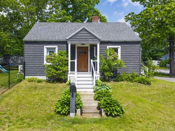 8 Somerset Avenue, Old Orchard Beach, ME 04064