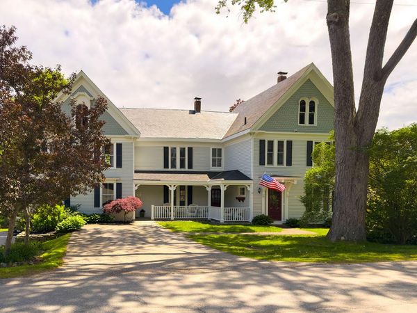 18 Trim Street , Camden, ME 04843