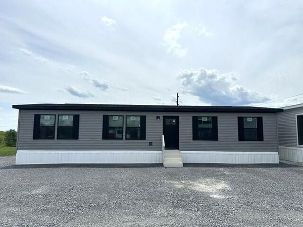 8 Kelley Street , Fairfield, ME 04937