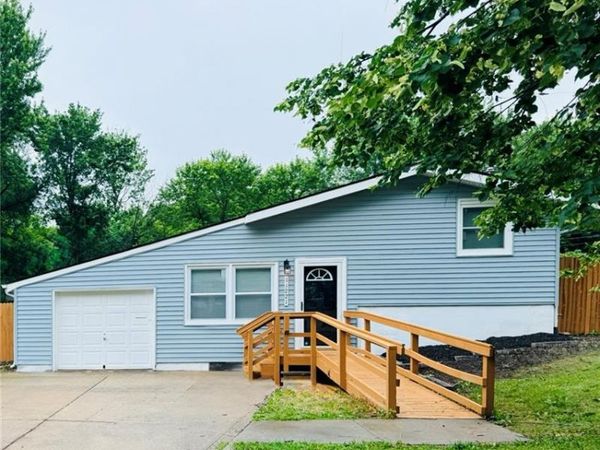 11221 Herrick Avenue, Kansas City, MO 64134