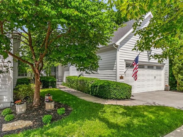 9657 Lime Stone Road, Parkville, MO 64152