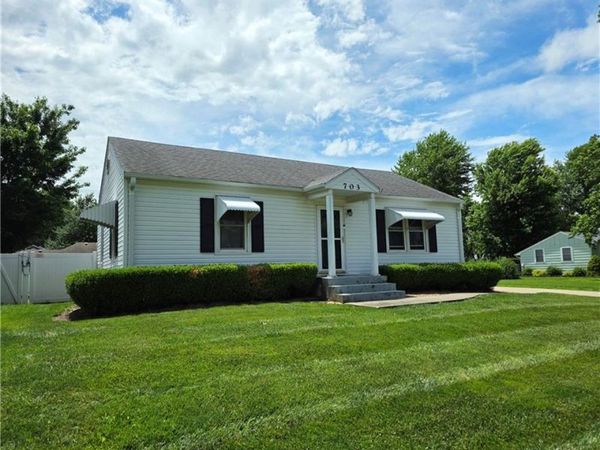 703 W 29th Street, Higginsville, MO 64037