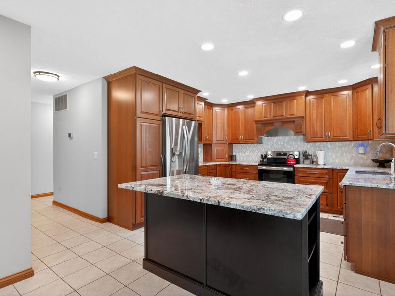 1665 Marby Drive, Troy, OH 45373 Photo 6
