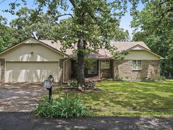 33591 Oak Park Drive, Wagoner, OK 74467