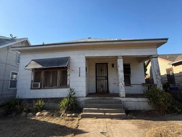 1129 E Nevada Ave, Fresno, CA 93701