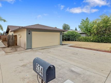 534 W Swift Ave, Clovis, CA 93612 Photo