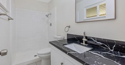 534 W Swift Ave, Clovis, CA 93612 Photo