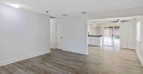 534 W Swift Ave, Clovis, CA 93612 Photo