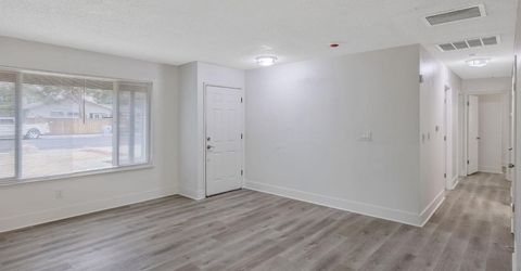 534 W Swift Ave, Clovis, CA 93612 Photo