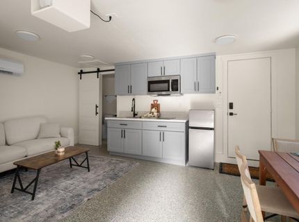 5401 J St, Sacramento, CA 95819 Photo