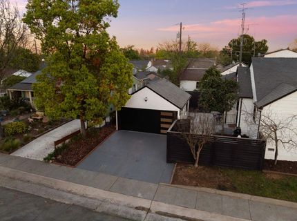 5401 J St, Sacramento, CA 95819 Photo