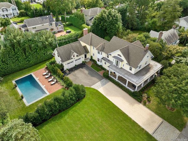 50 South Drive , Manhasset, NY 11030