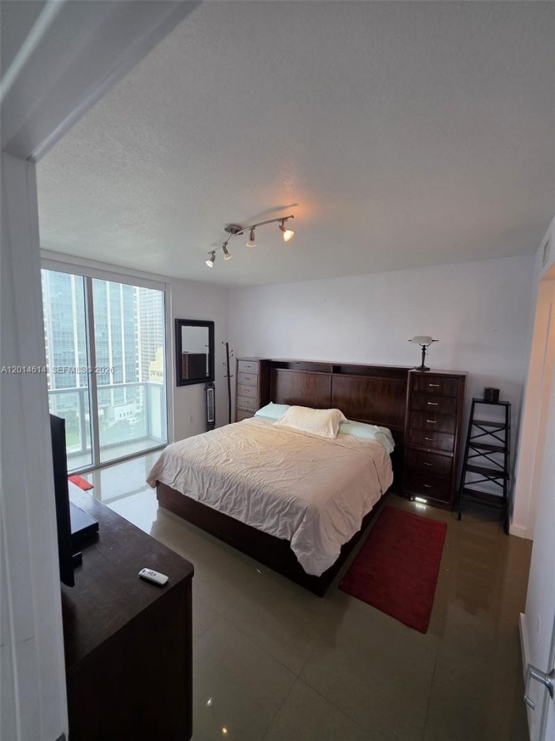 1060 Brickell Ave , Unit 2201, Miami, FL 33131 Photo