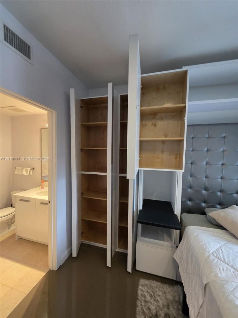 1060 Brickell Ave , Unit 2201, Miami, FL 33131 Photo