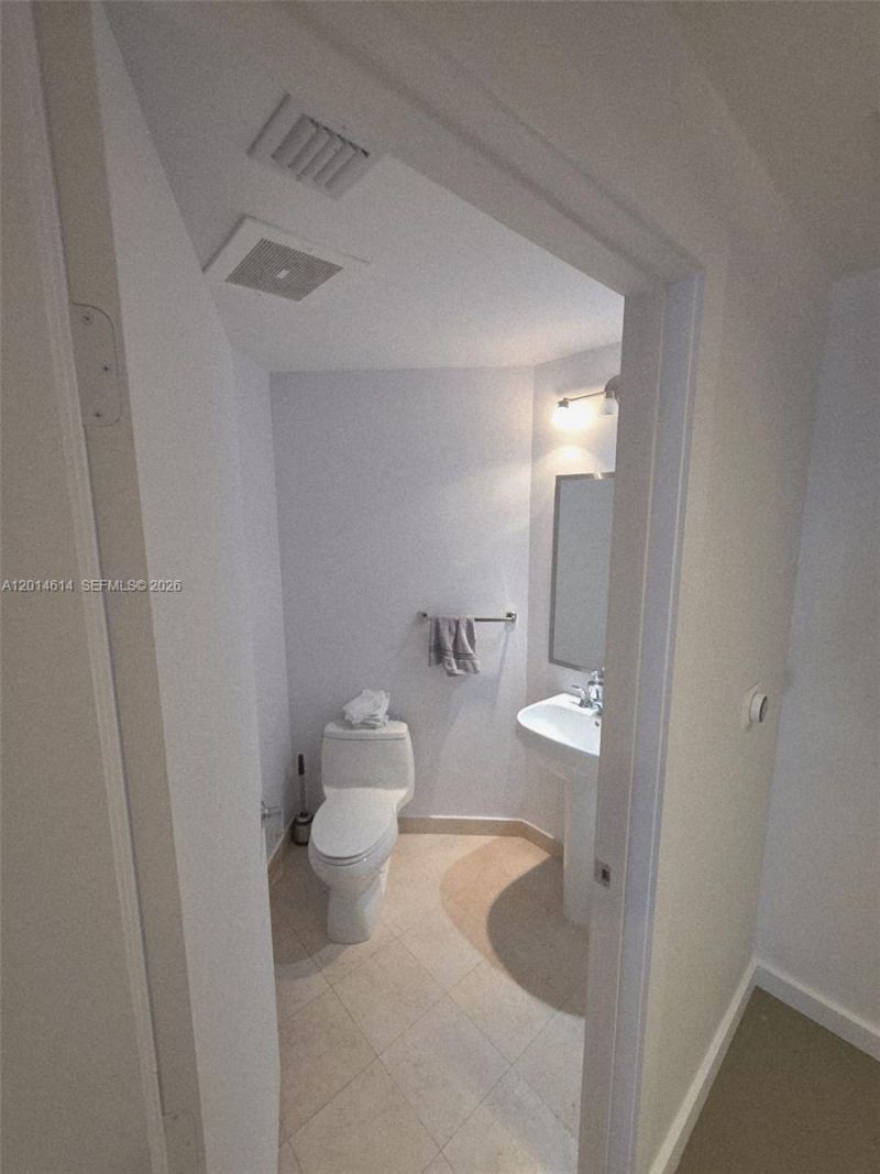 1060 Brickell Ave , Unit 2201, Miami, FL 33131 Photo