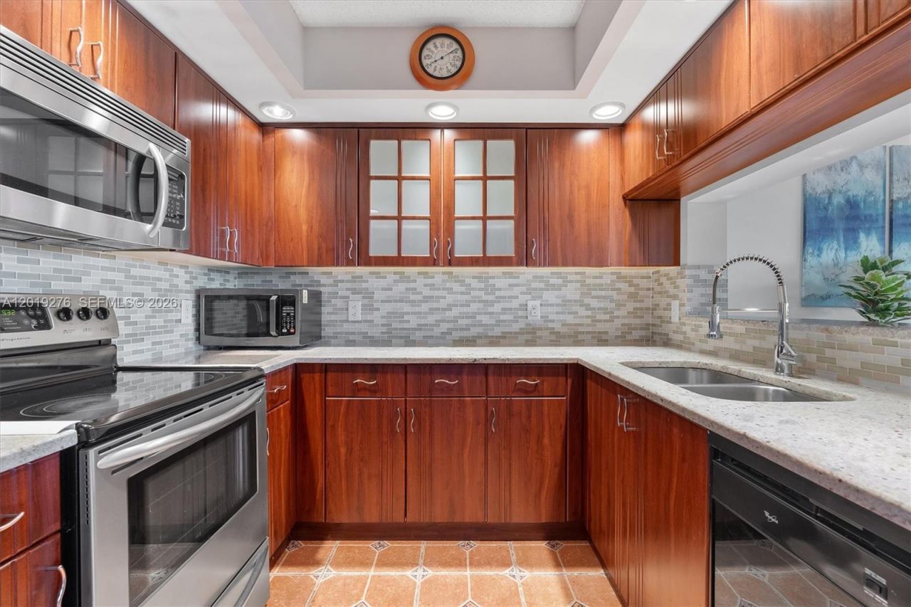 13700 SW 14th St , Unit 411D, Pembroke Pines, FL 33027 Photo