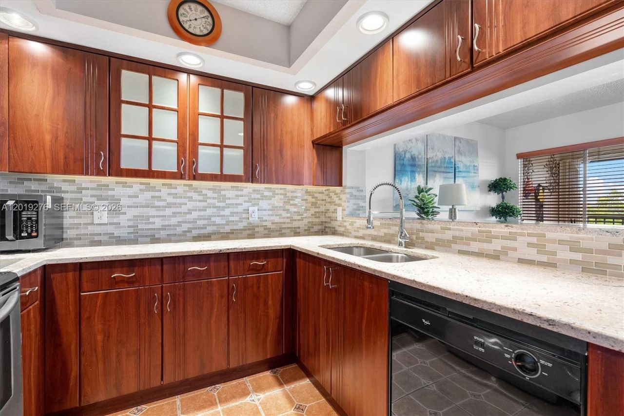 13700 SW 14th St , Unit 411D, Pembroke Pines, FL 33027 Photo
