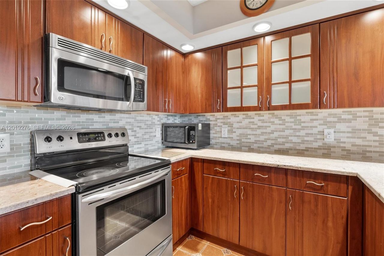 13700 SW 14th St , Unit 411D, Pembroke Pines, FL 33027 Photo