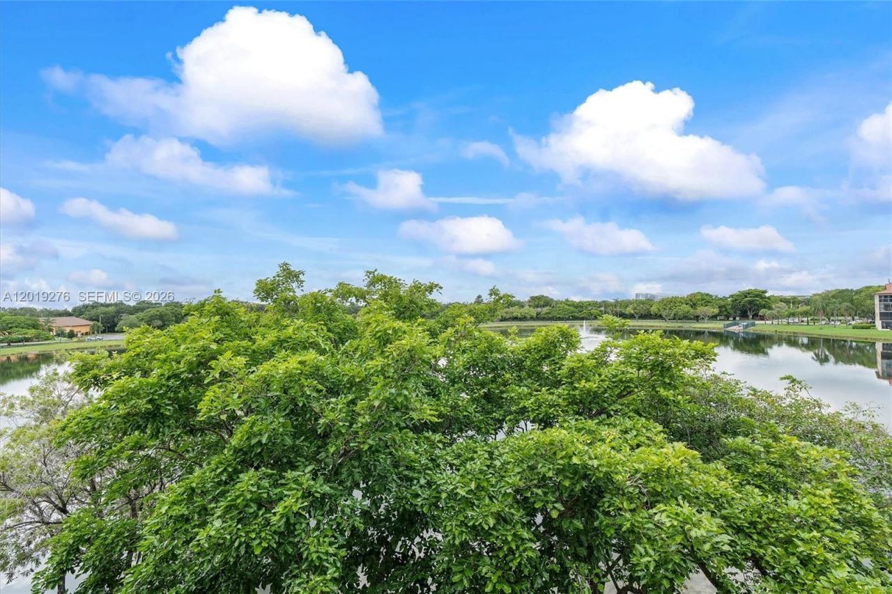 13700 SW 14th St , Unit 411D, Pembroke Pines, FL 33027 Photo