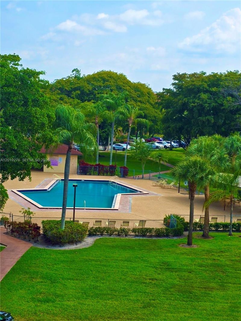 13700 SW 14th St , Unit 411D, Pembroke Pines, FL 33027 Photo