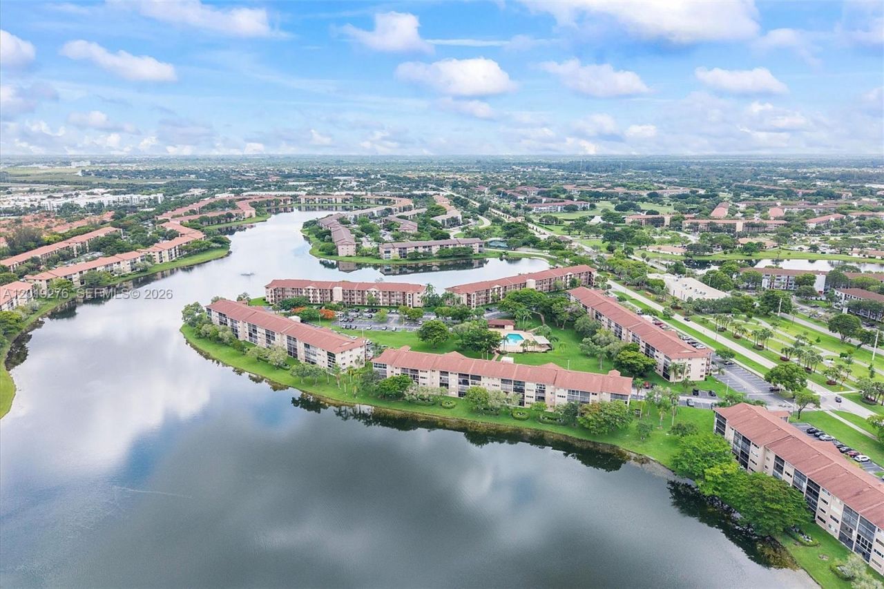 13700 SW 14th St , Unit 411D, Pembroke Pines, FL 33027 Photo