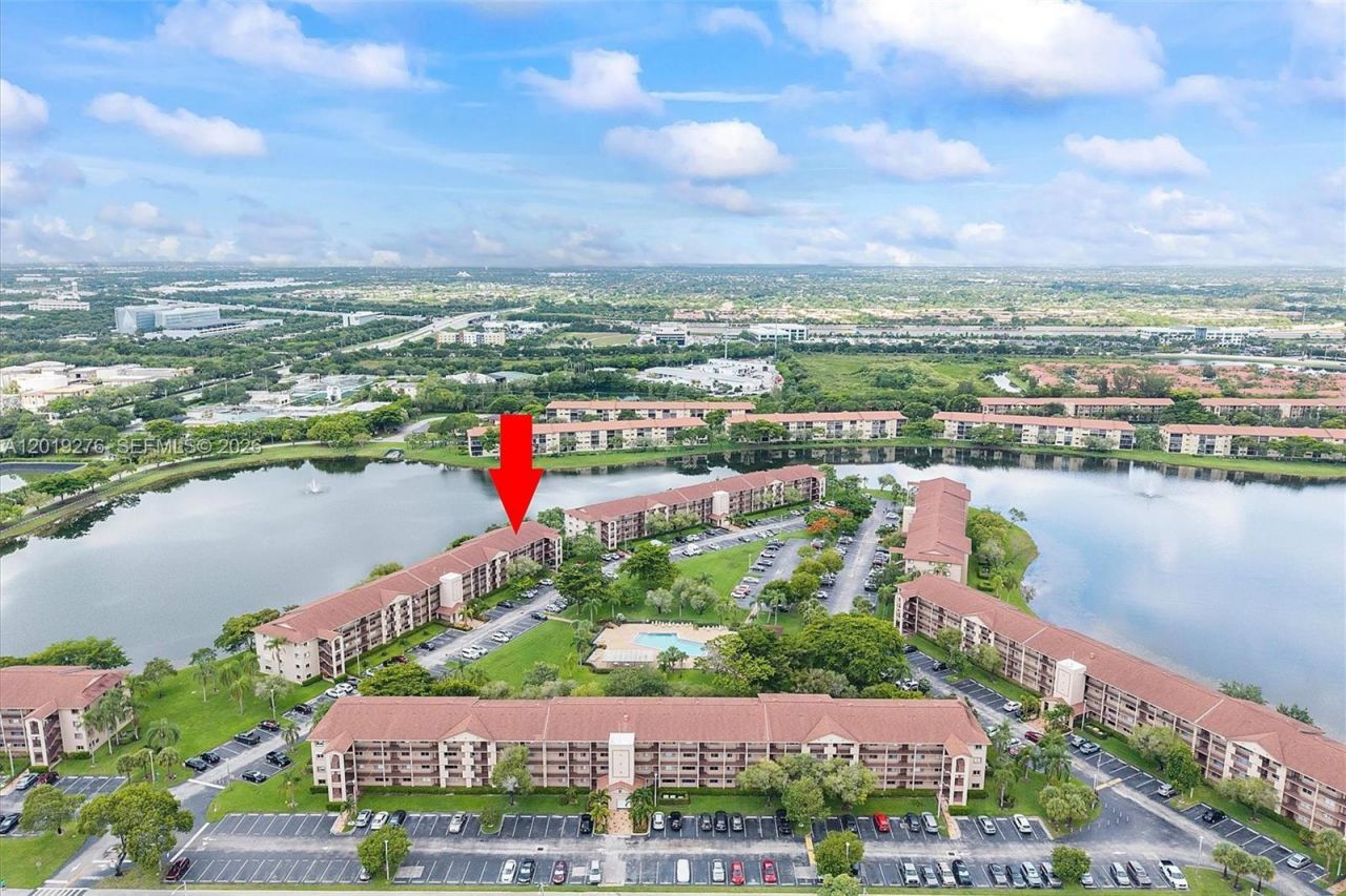 13700 SW 14th St , Unit 411D, Pembroke Pines, FL 33027 Photo