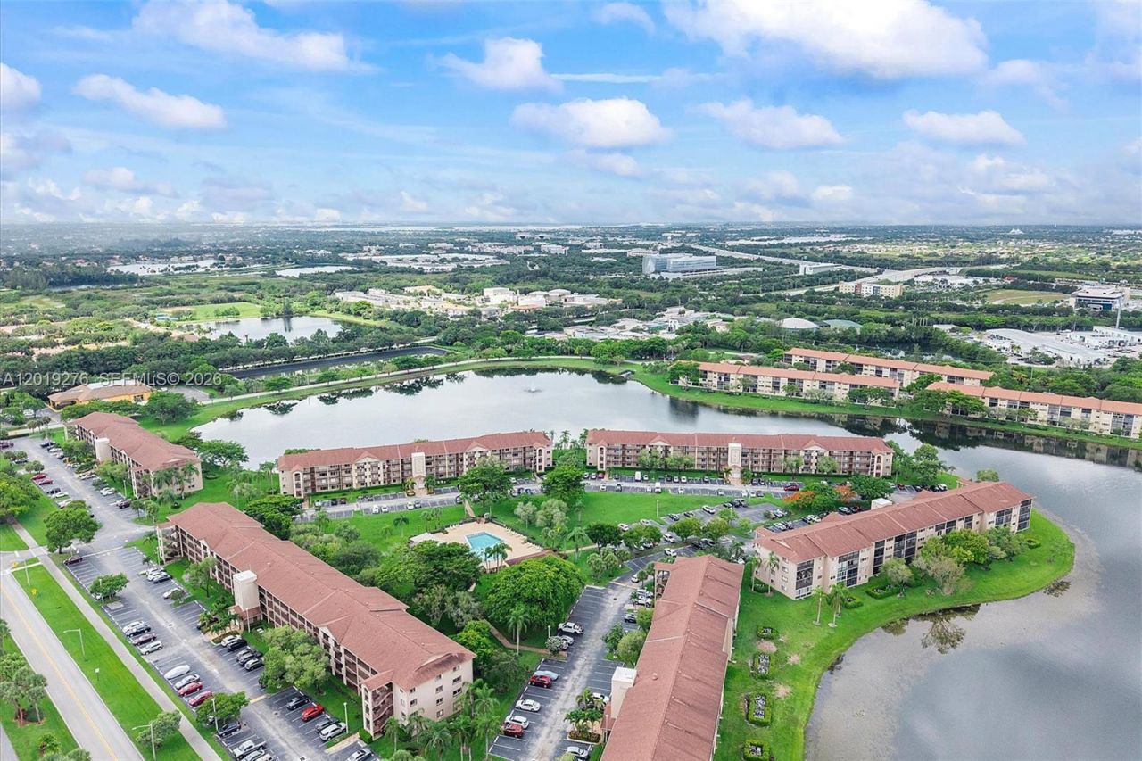 13700 SW 14th St , Unit 411D, Pembroke Pines, FL 33027 Photo