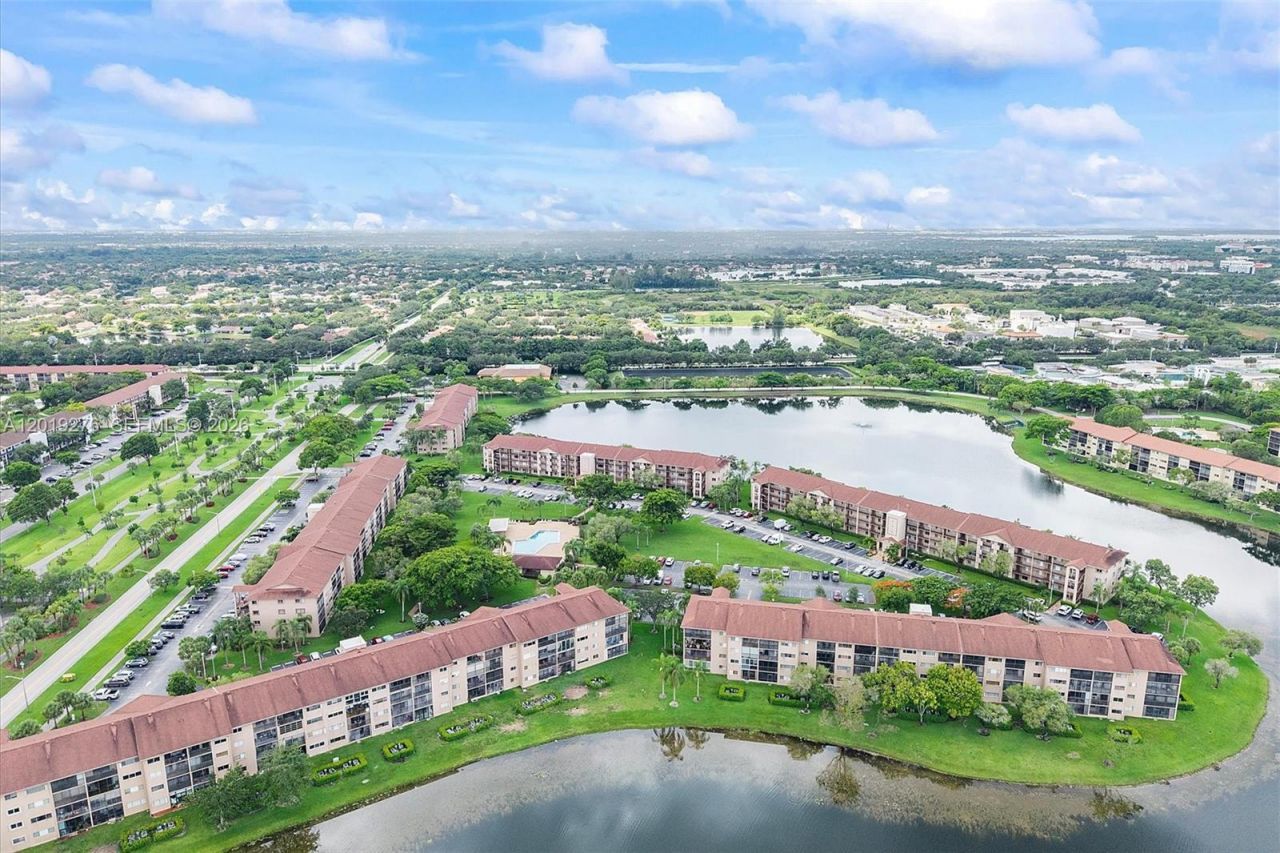 13700 SW 14th St , Unit 411D, Pembroke Pines, FL 33027 Photo